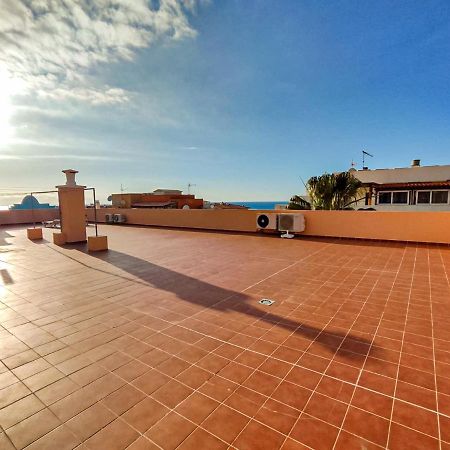 Beautiful Renovated Apartment With Air Conditioning Just Steps From The Sea In Playa San Juan Екстер'єр фото