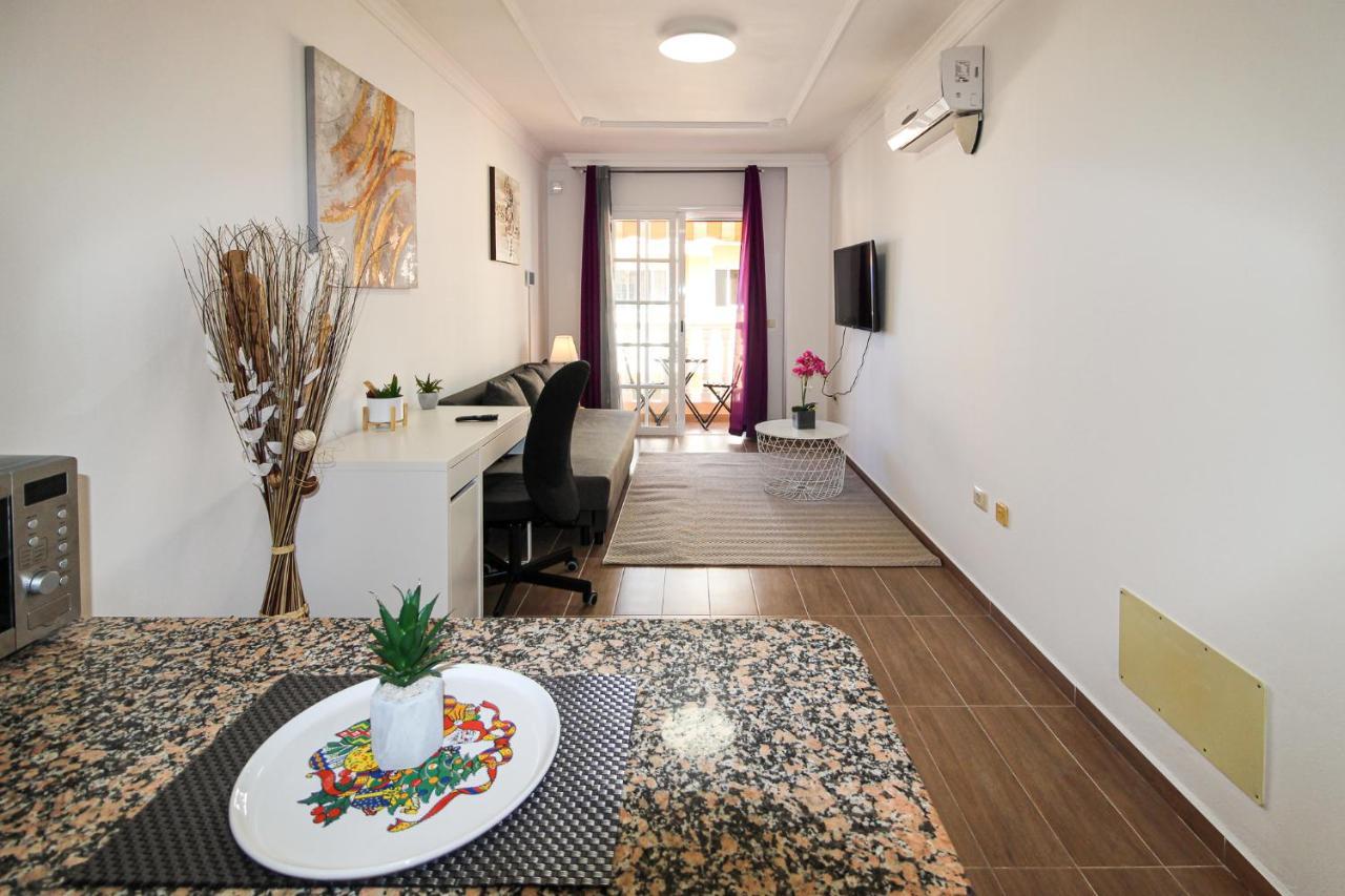 Beautiful Renovated Apartment With Air Conditioning Just Steps From The Sea In Playa San Juan Екстер'єр фото