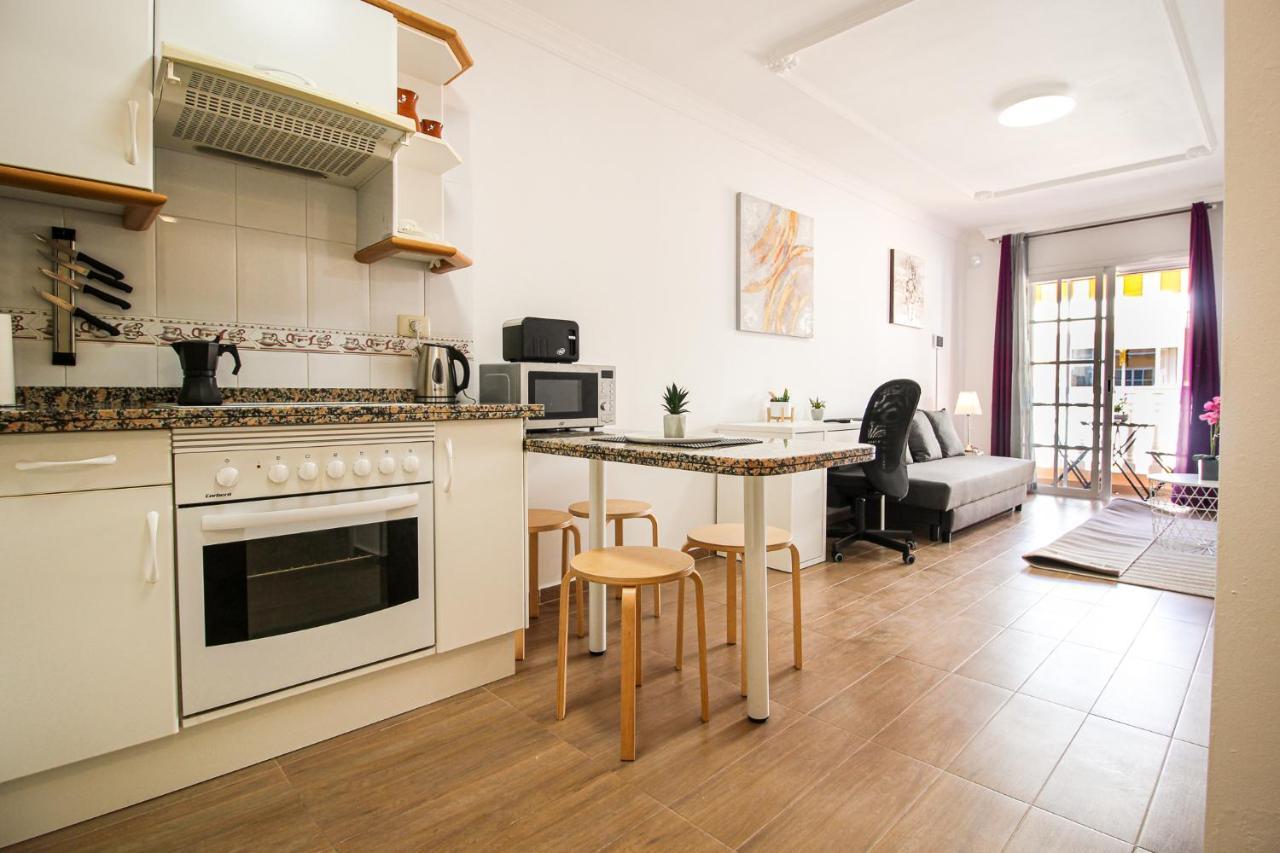 Beautiful Renovated Apartment With Air Conditioning Just Steps From The Sea In Playa San Juan Екстер'єр фото
