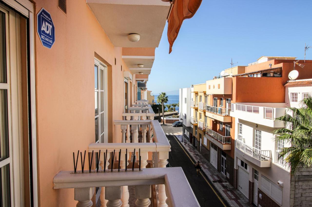 Beautiful Renovated Apartment With Air Conditioning Just Steps From The Sea In Playa San Juan Екстер'єр фото