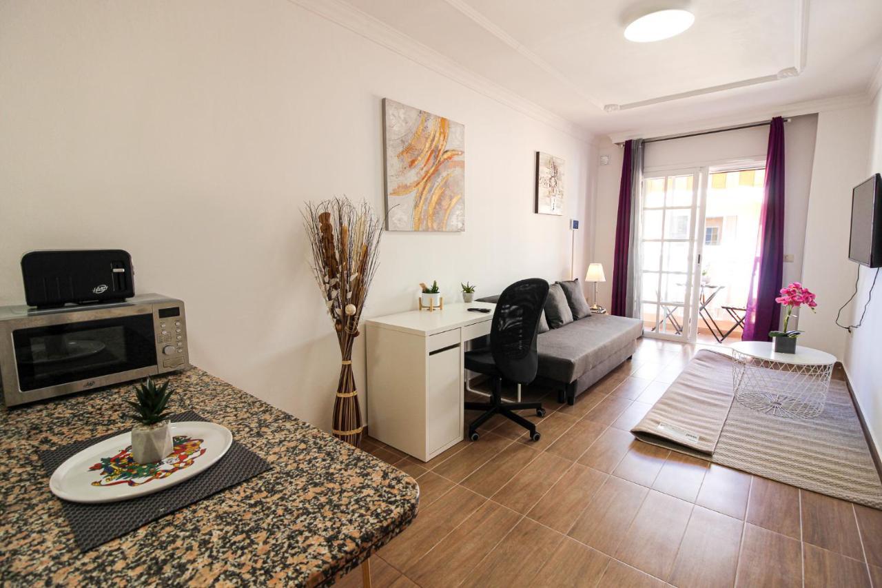 Beautiful Renovated Apartment With Air Conditioning Just Steps From The Sea In Playa San Juan Екстер'єр фото