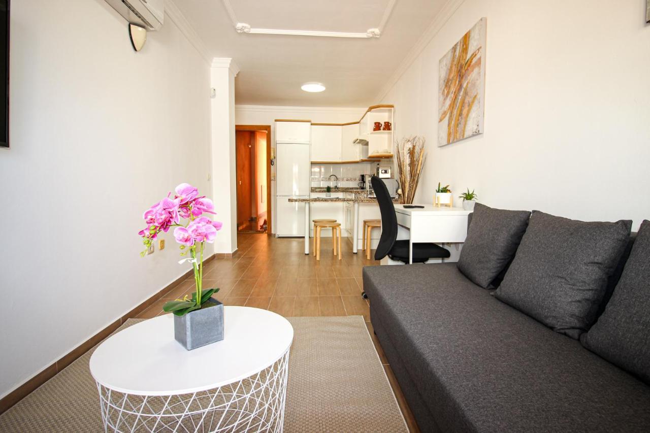 Beautiful Renovated Apartment With Air Conditioning Just Steps From The Sea In Playa San Juan Екстер'єр фото