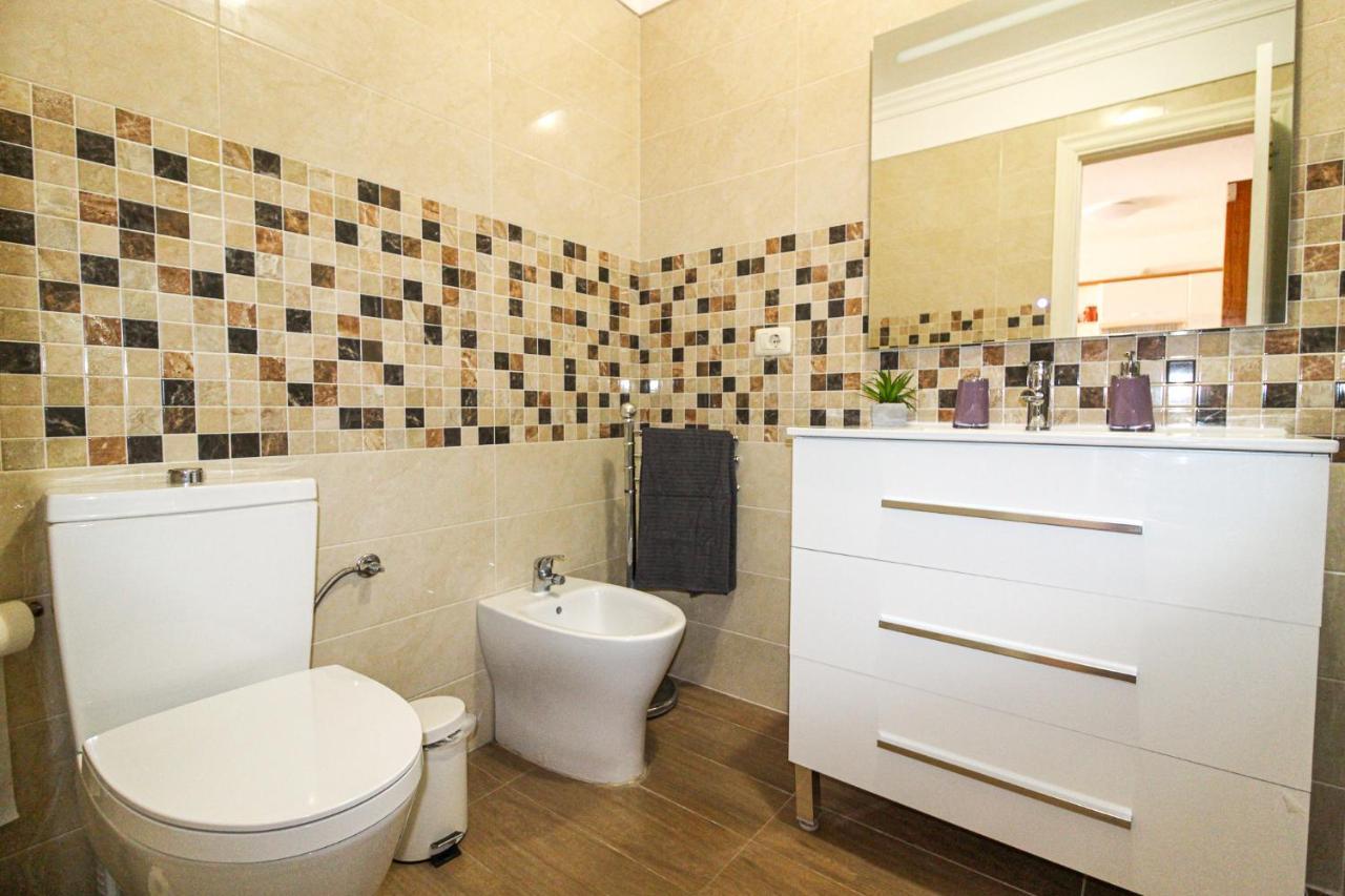 Beautiful Renovated Apartment With Air Conditioning Just Steps From The Sea In Playa San Juan Екстер'єр фото