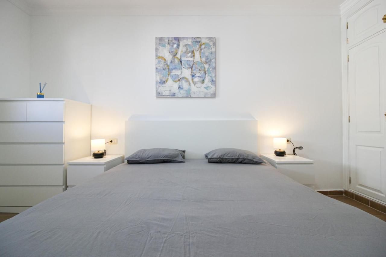 Beautiful Renovated Apartment With Air Conditioning Just Steps From The Sea In Playa San Juan Екстер'єр фото