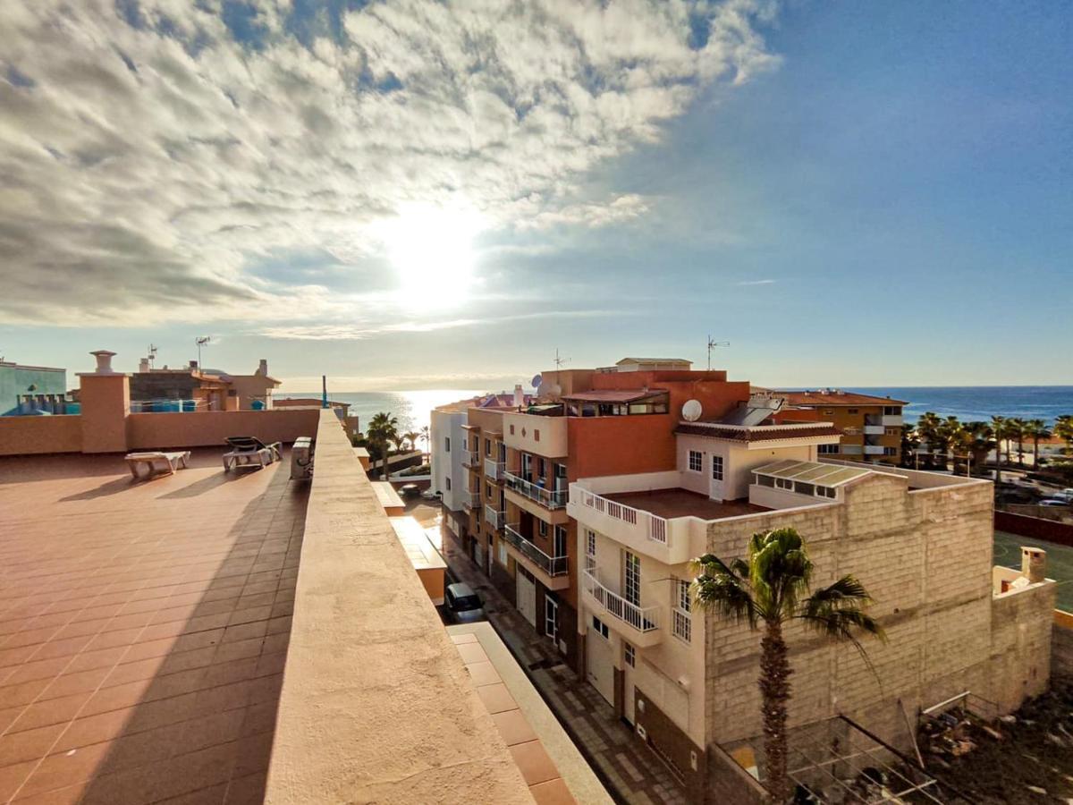 Beautiful Renovated Apartment With Air Conditioning Just Steps From The Sea In Playa San Juan Екстер'єр фото