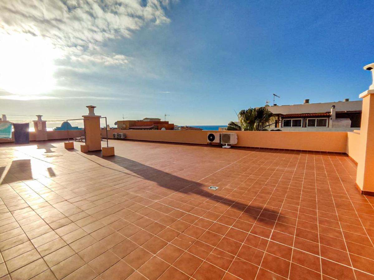 Beautiful Renovated Apartment With Air Conditioning Just Steps From The Sea In Playa San Juan Екстер'єр фото